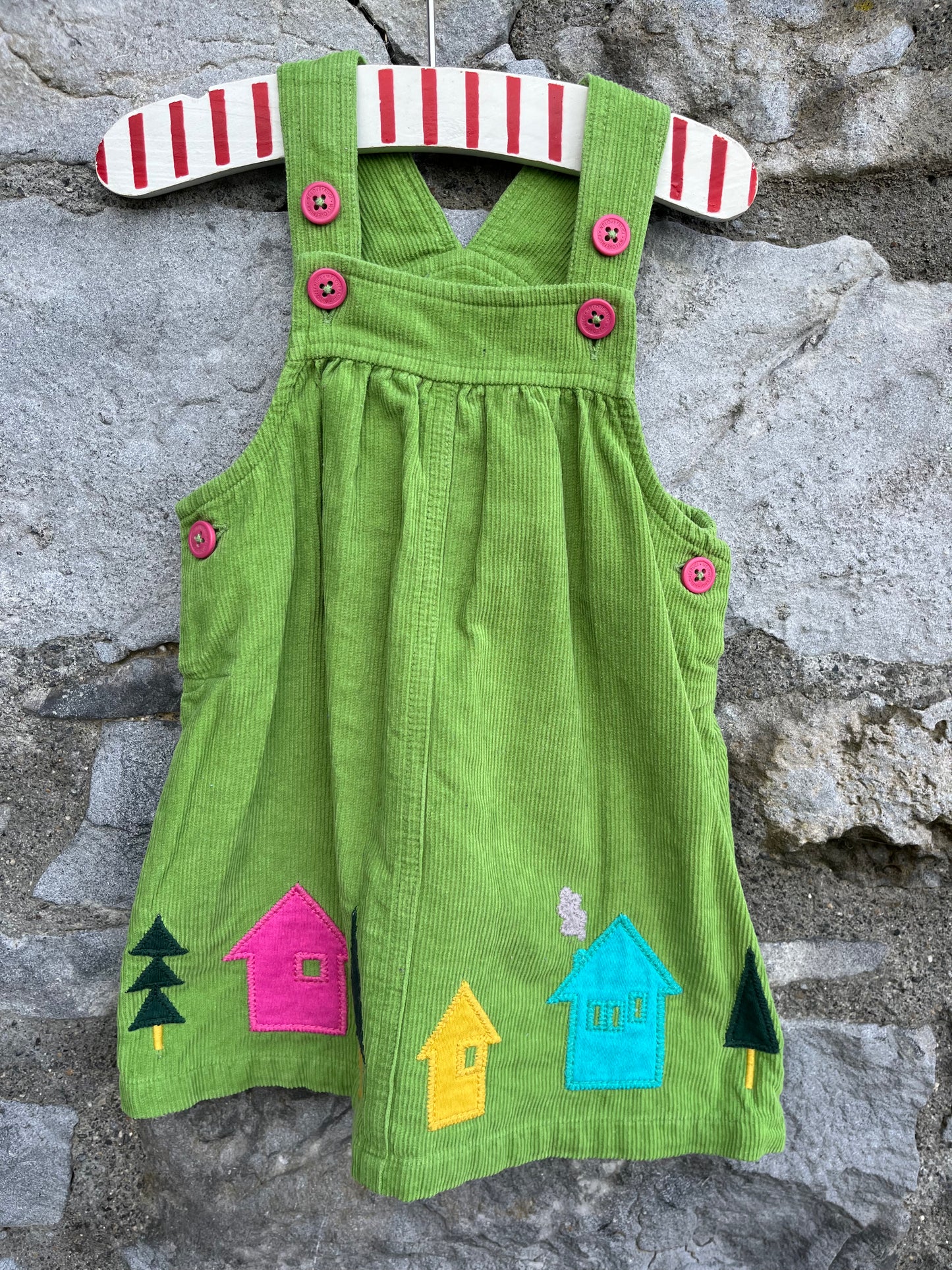 Green cord pinafore 6-12m (68-80cm)