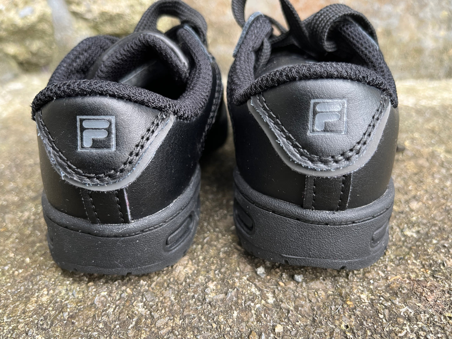 Black runners uk 6 (eu 23.5)