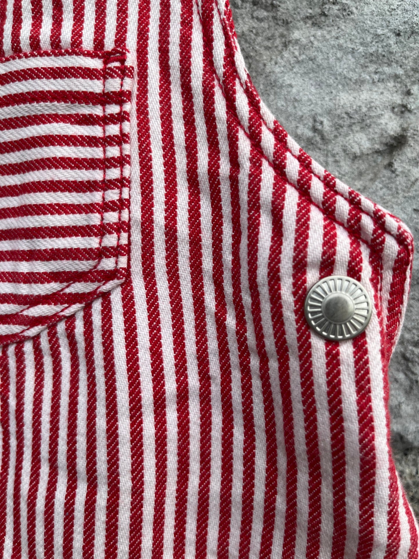 Red&white pinafore 0-3m (56-62cm)