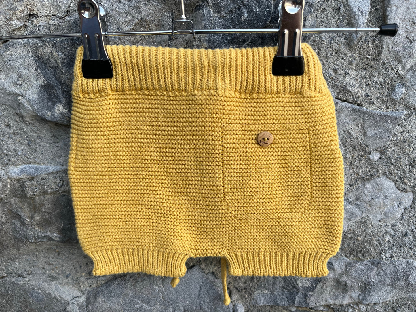 Yellow knitted shorts 3-6m (62-68cm)