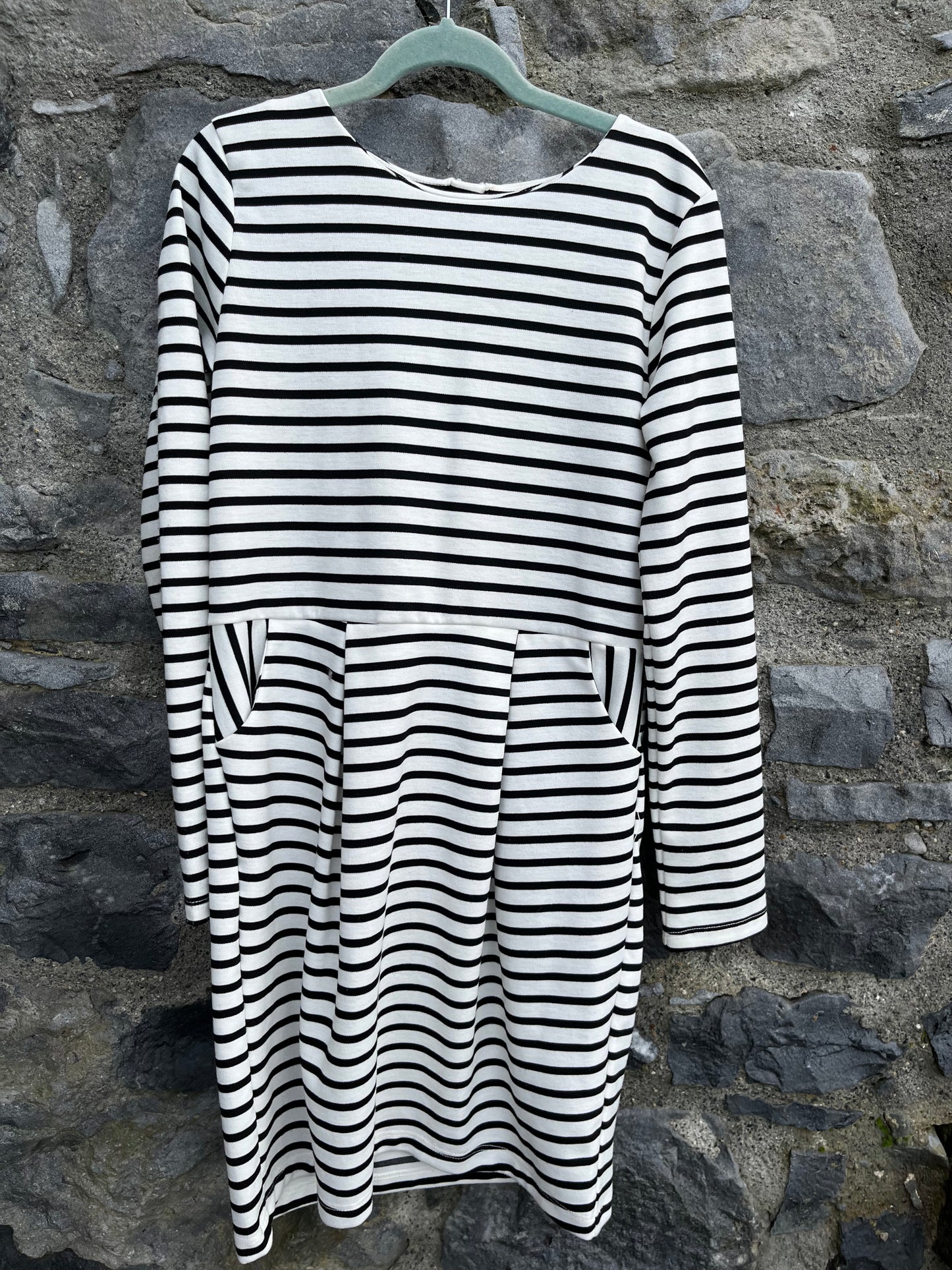 Black&white stripy dress 9-10y (134-140cm)