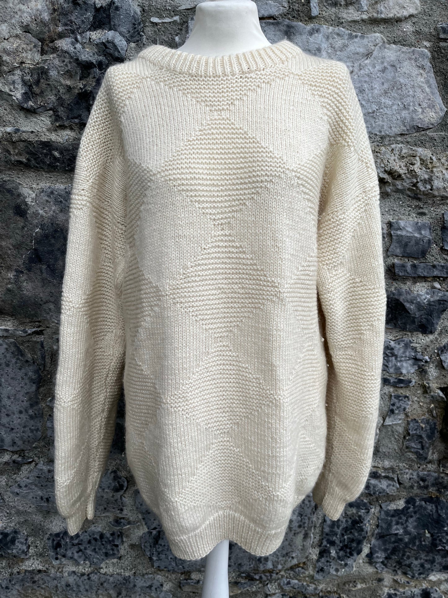 Cream diamonds jumper M/L