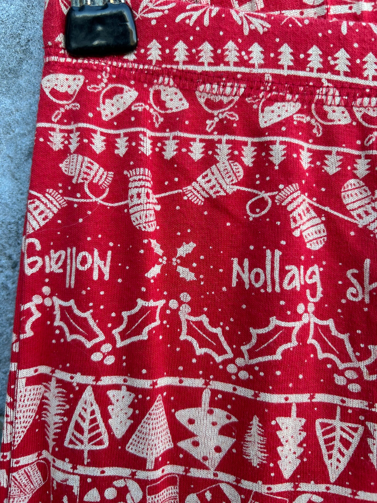 Nollaig Shona red panel pjs  6-7y (116-122cm)