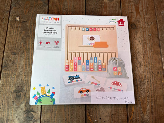 Wooden reading and spelling board