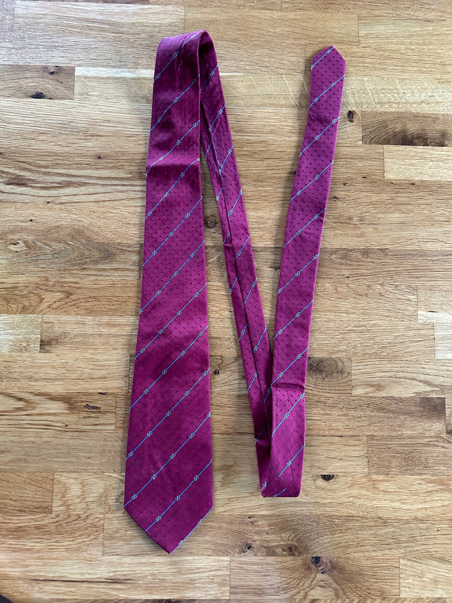 Maroon&blue fine line tie