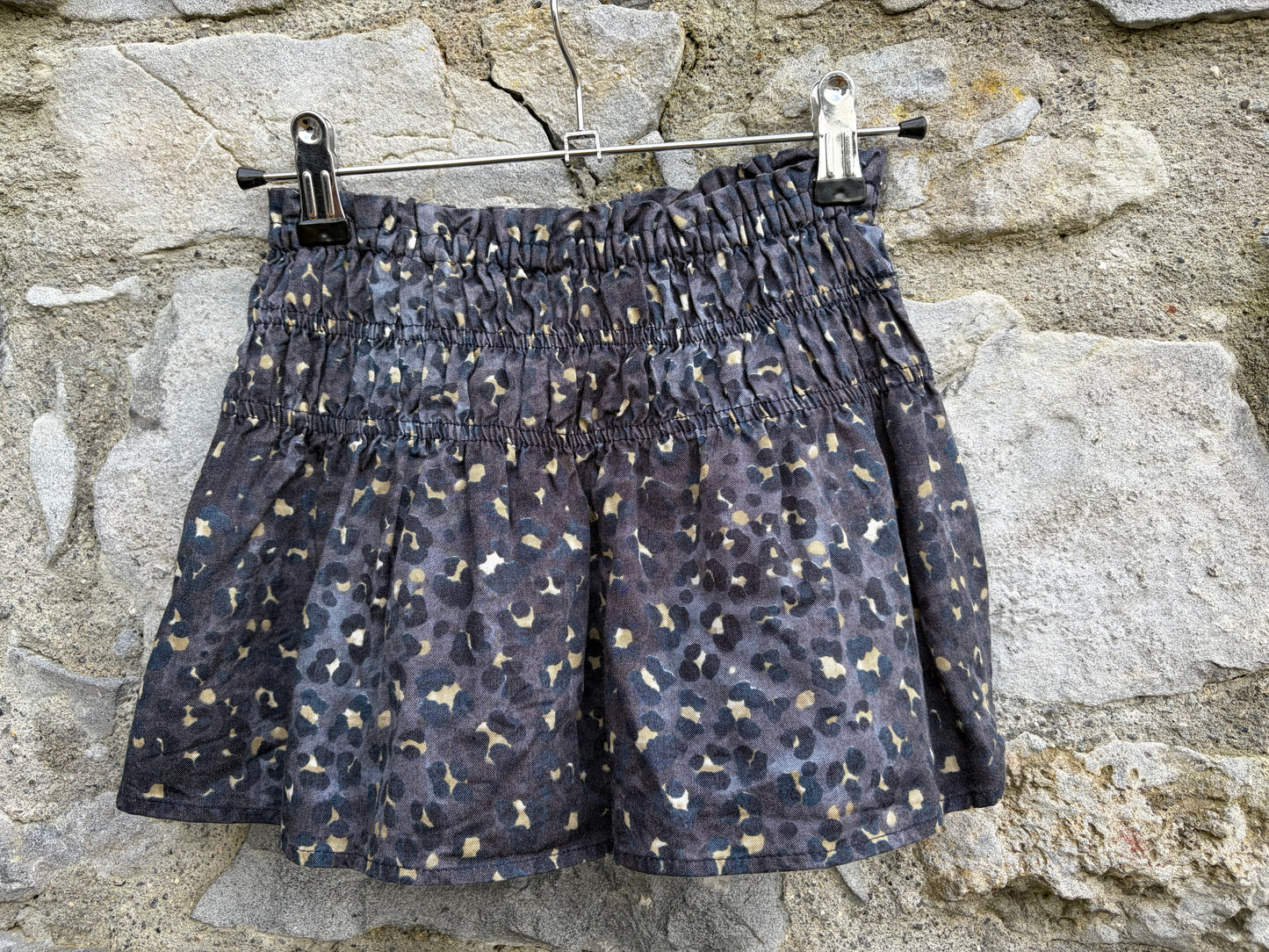 Grey leopard print skort  7-8y (122-128cm)