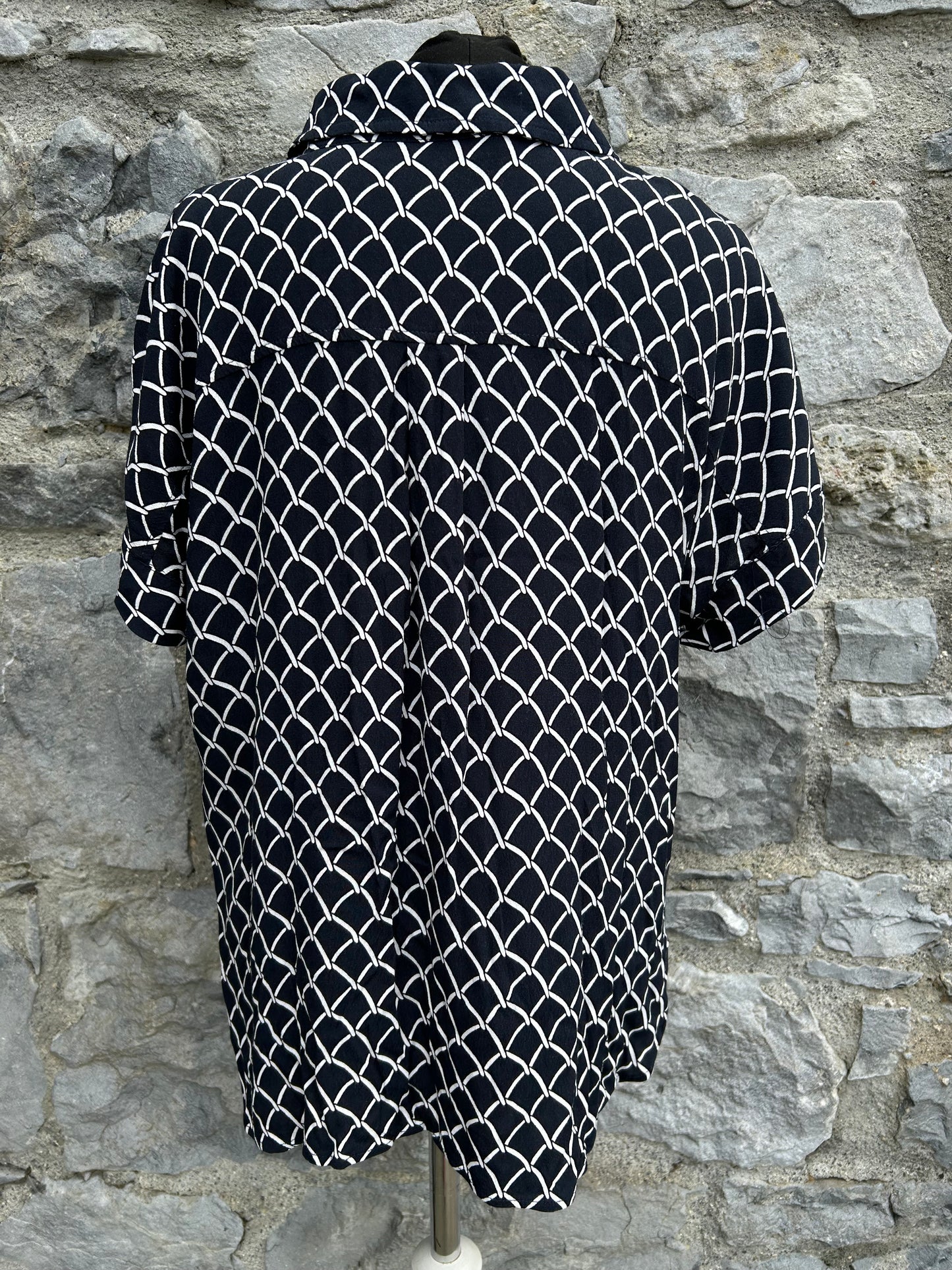 Black scales top uk 14