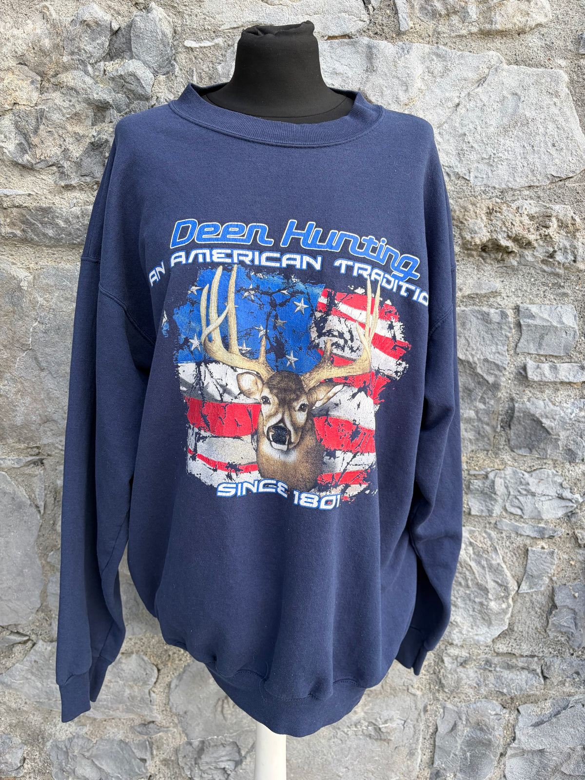 90s deer hunting navy sweatshirt Large