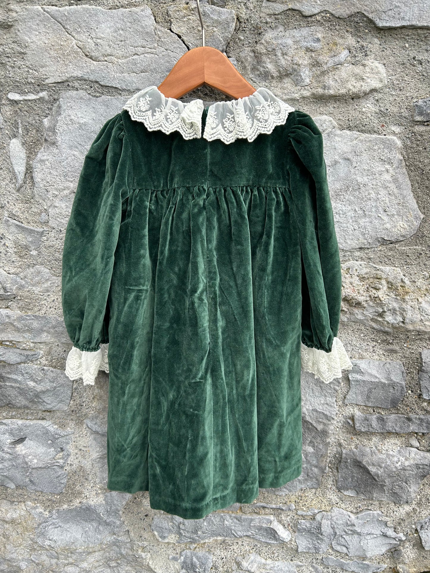 Vintage style green velvet dress  4y (104cm)