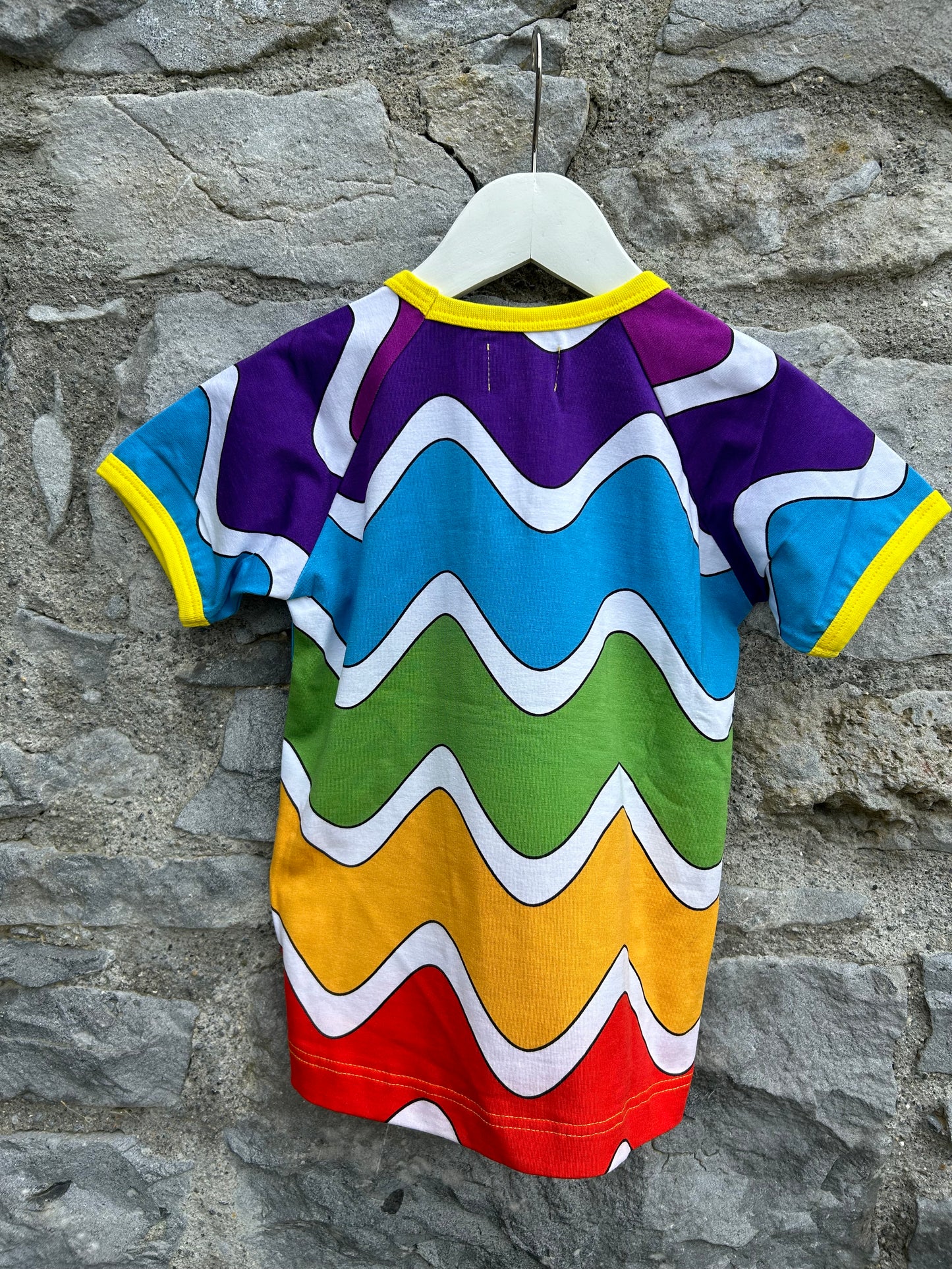 Rainbow waves T-shirt  5y (110cm)