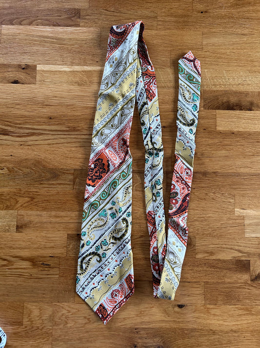 Silk paisley tie