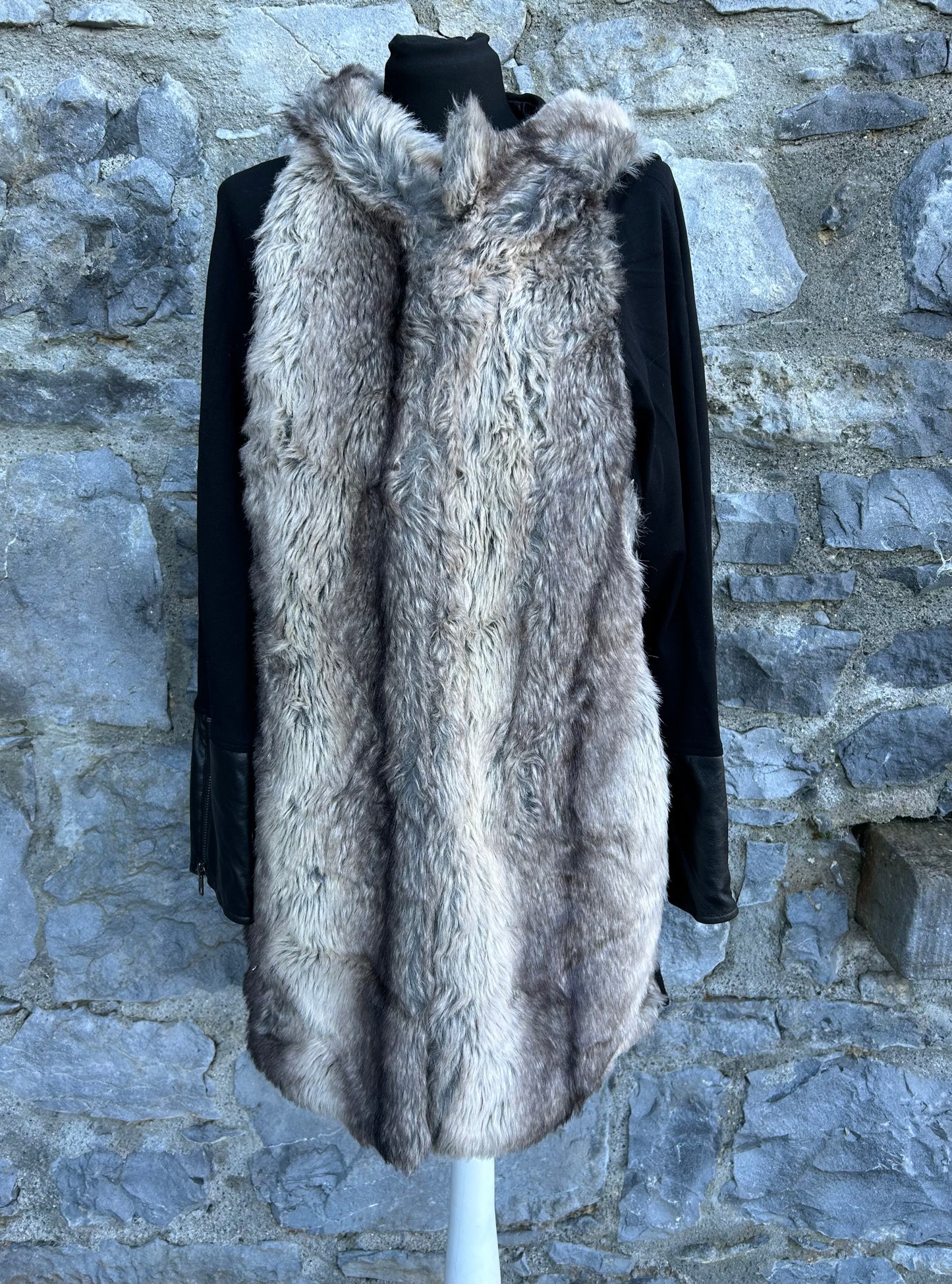 Black&furry coat uk 10-12