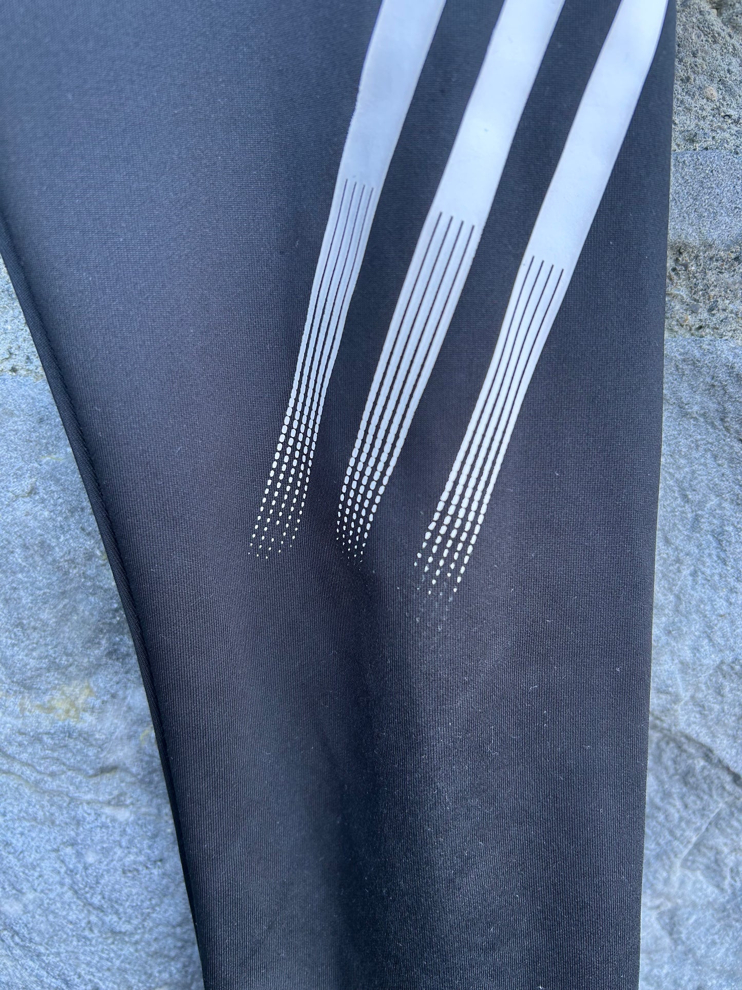 Black Techfit 3-Stripes Leggings  9-10y (134-140cm)