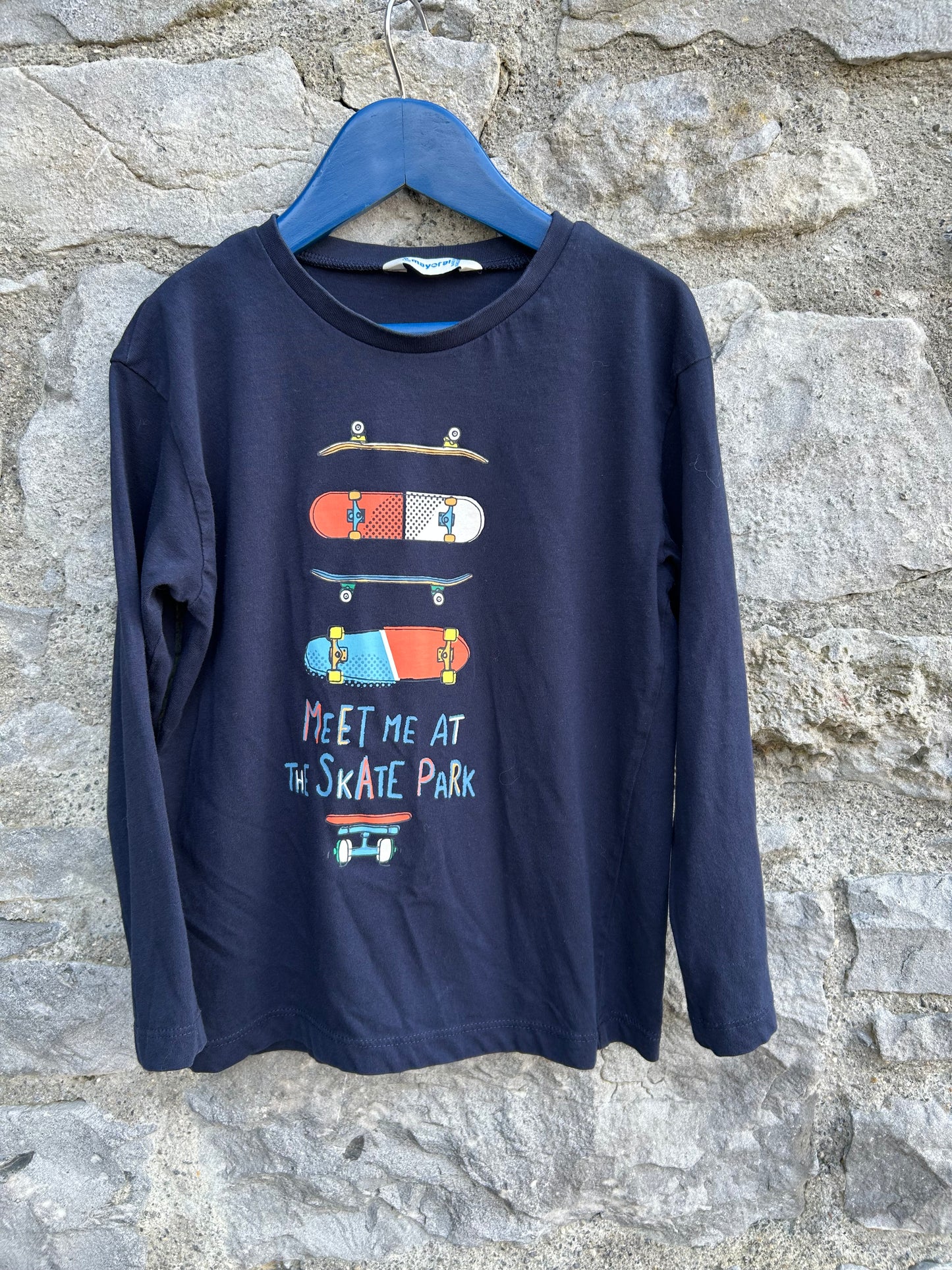 Skate park navy top  5-6y (110-116cm)