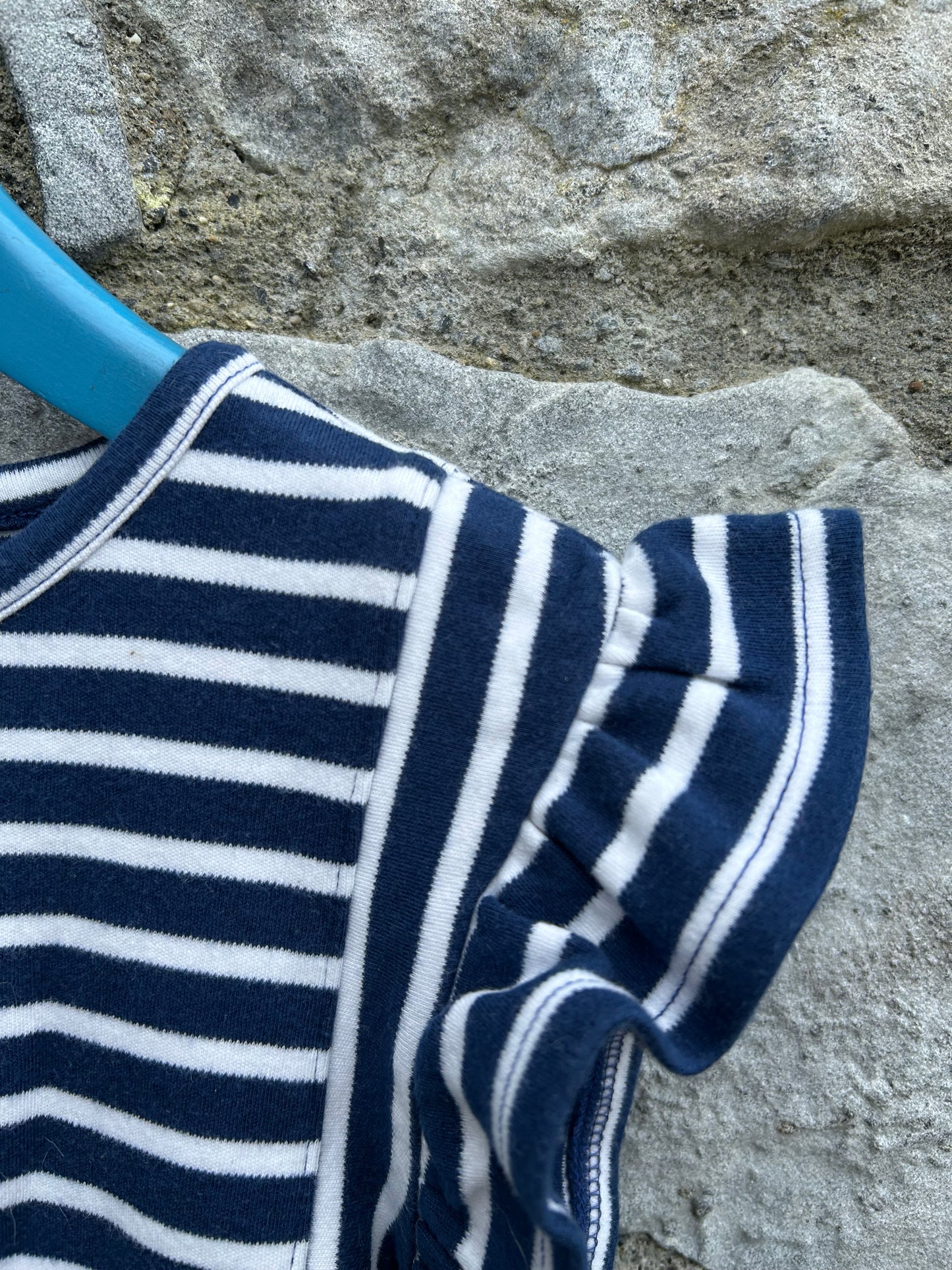 Navy&white stripy top  5-6y (110-116cm)