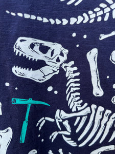 Dinosaur skeletons T-shirt  4-5y (104-110cm)