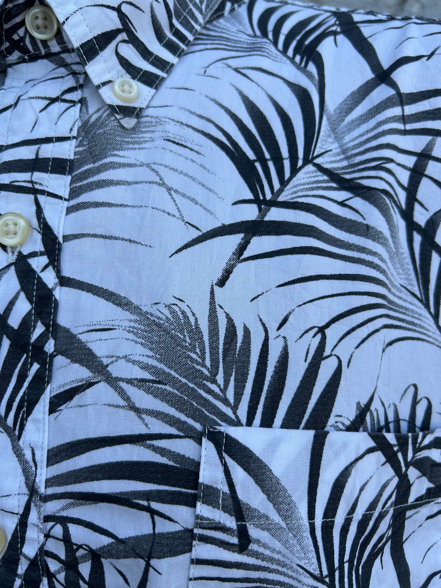 Palm leaves shirt Large