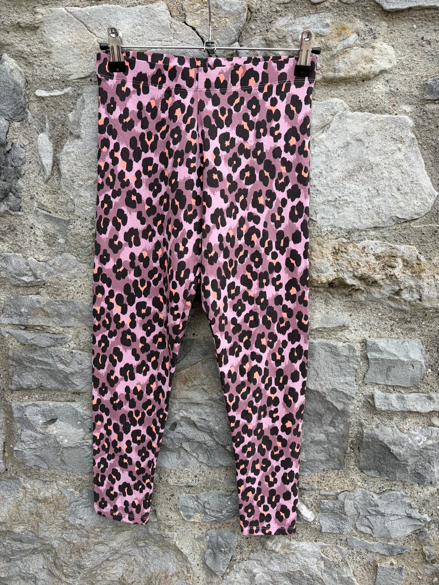 Leopard print pink cropped leggings  11y (146cm)