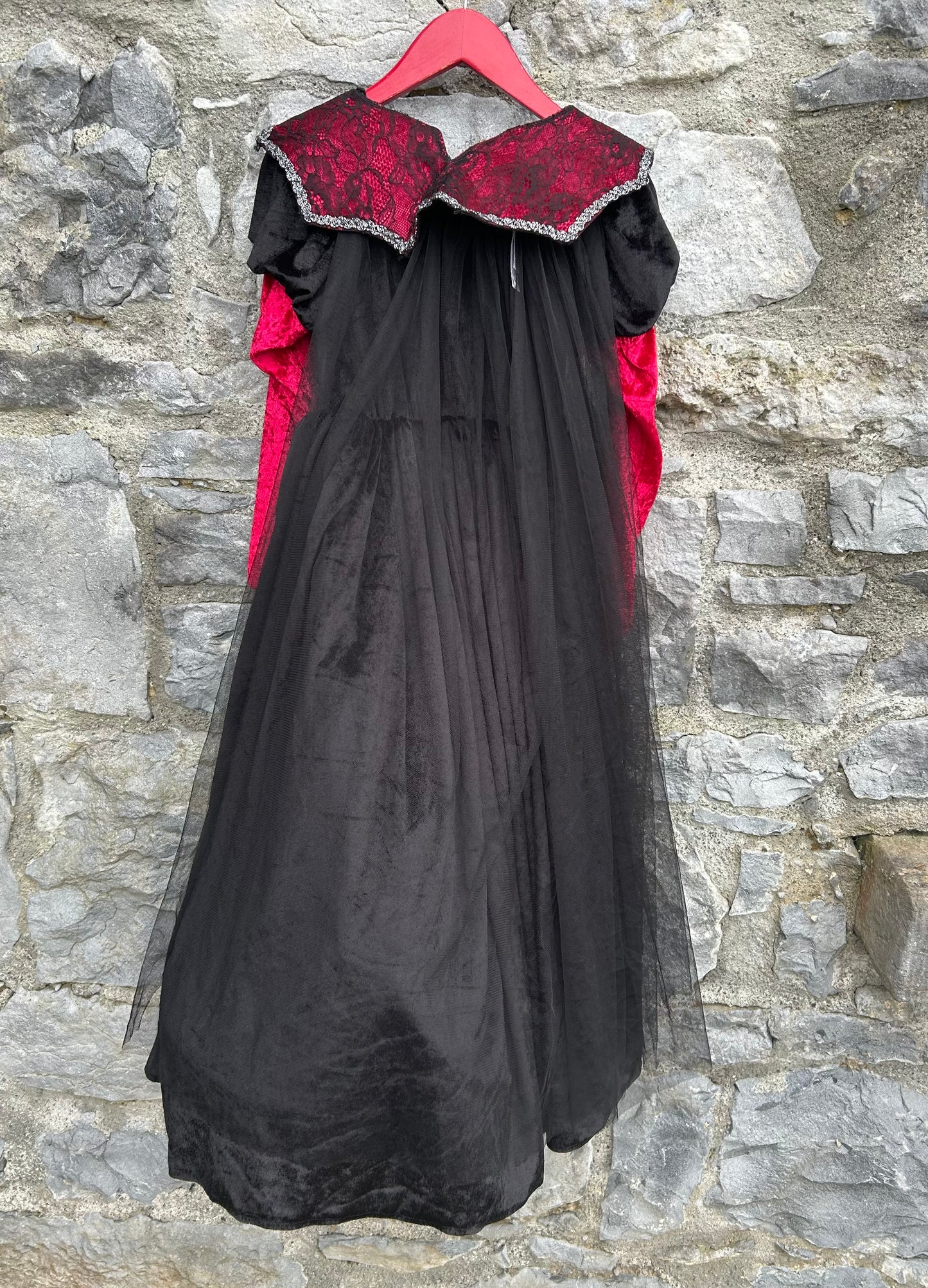 Red&black witch 7-8y (122-128cm)