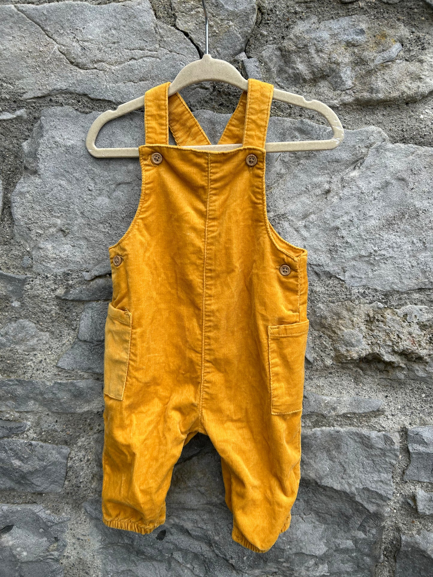 Mustard cord dungarees  3-6m (62-68cm)