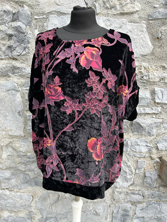 Red flowers black velvet top uk 16-18