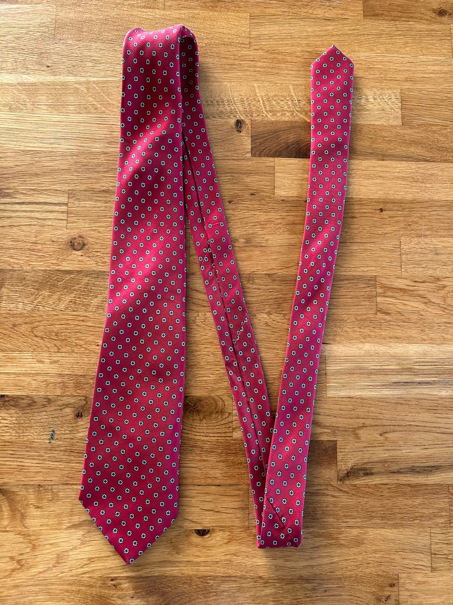 Tiny flower silk tie