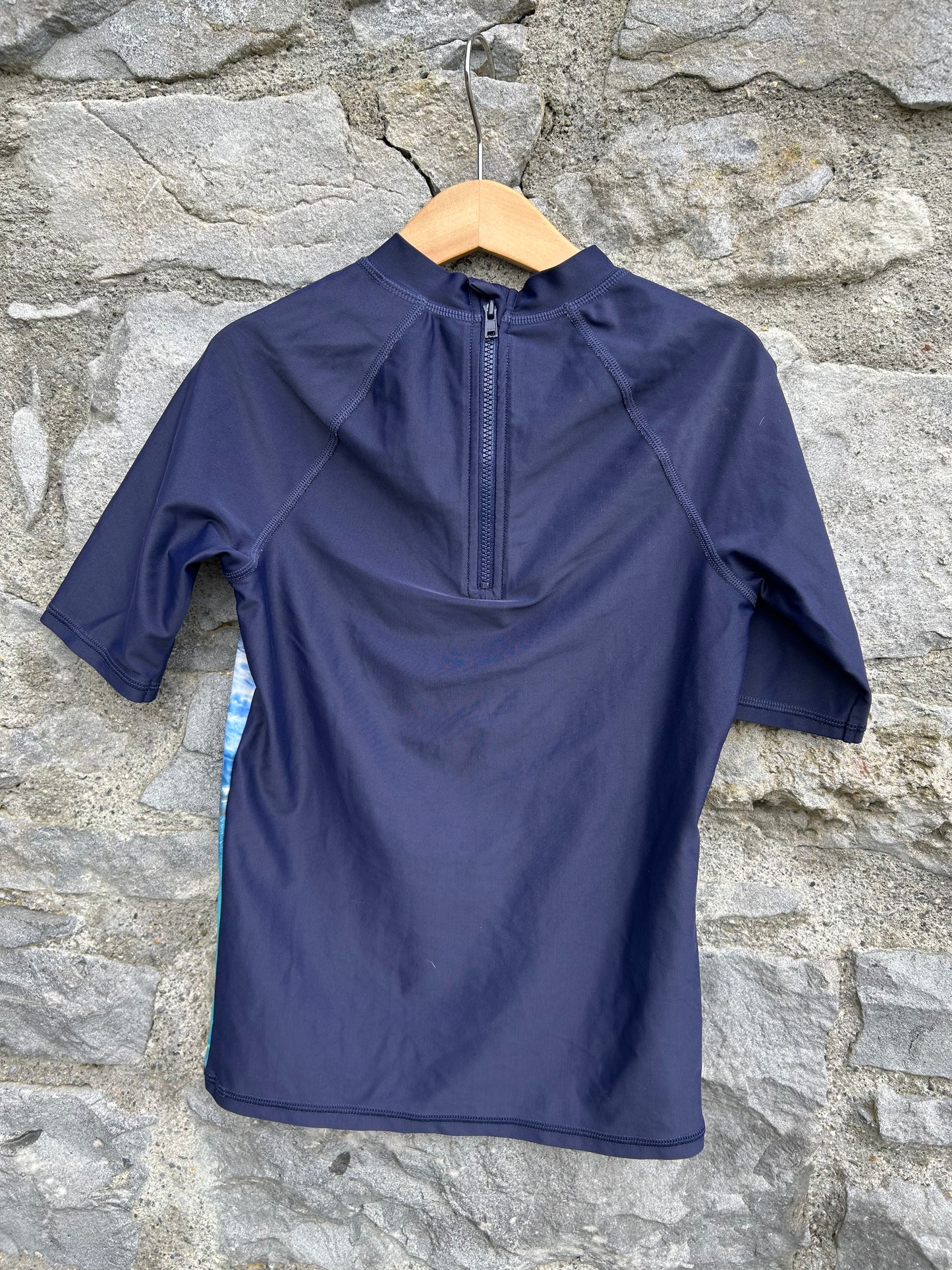 Sharks rash guard  8-9y (128-134cm)
