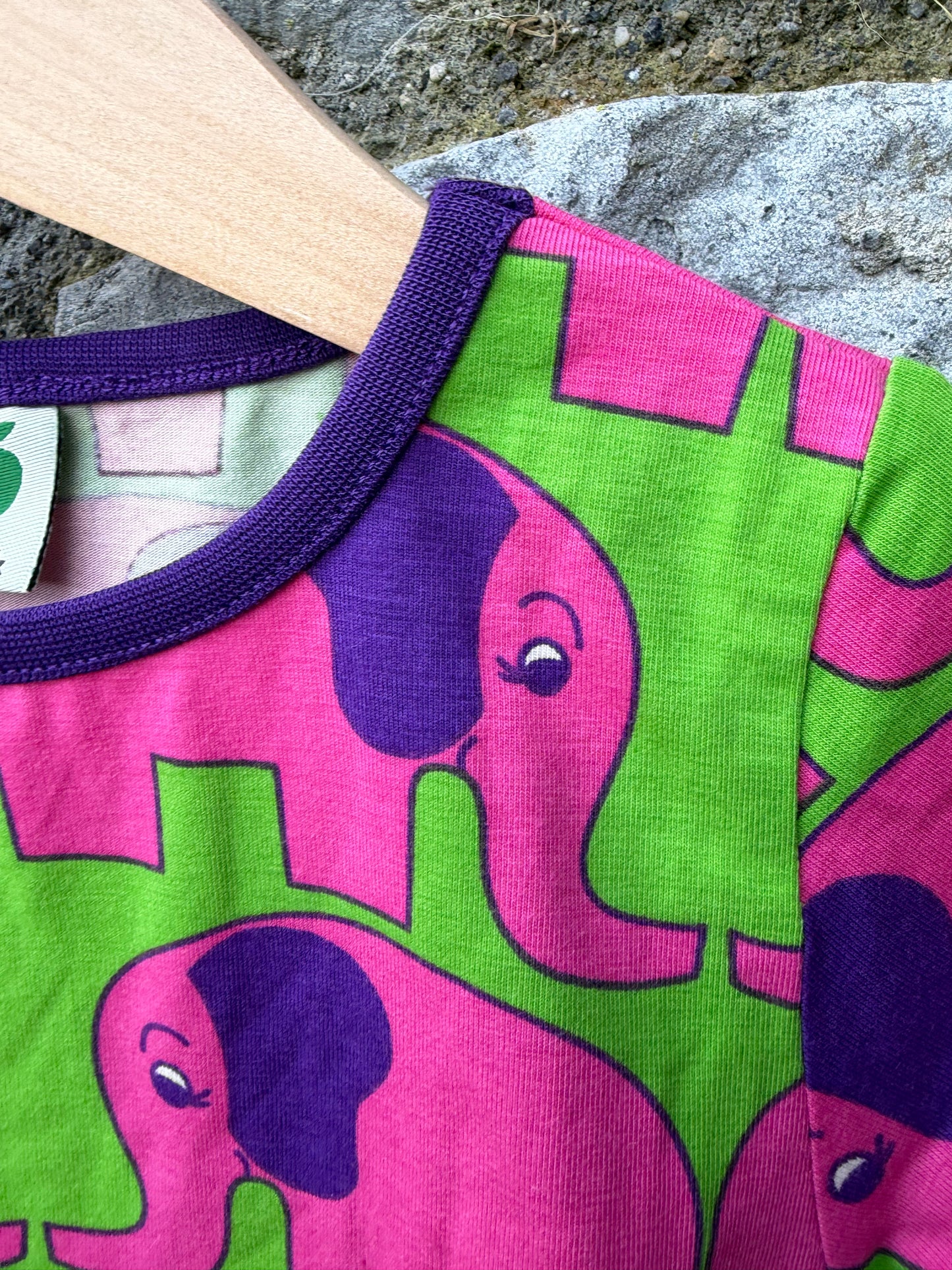 Pink elephants green T-shirt 3-4y (98-104cm)