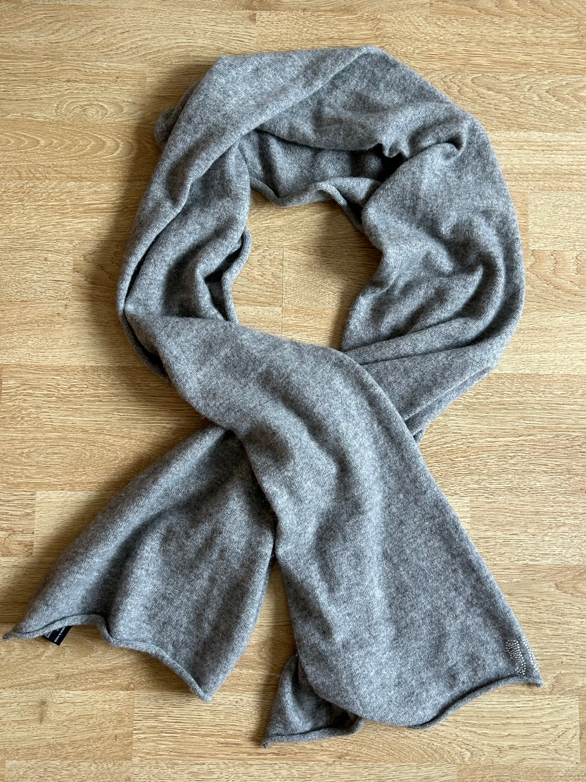 Grey cashmere scarf