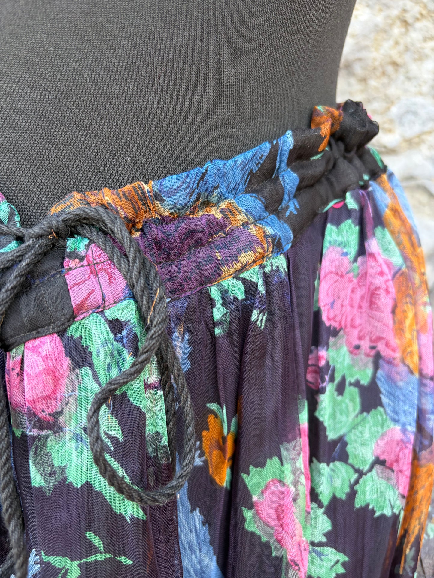 90s multicolor bird&flowers black skirt uk 12-16