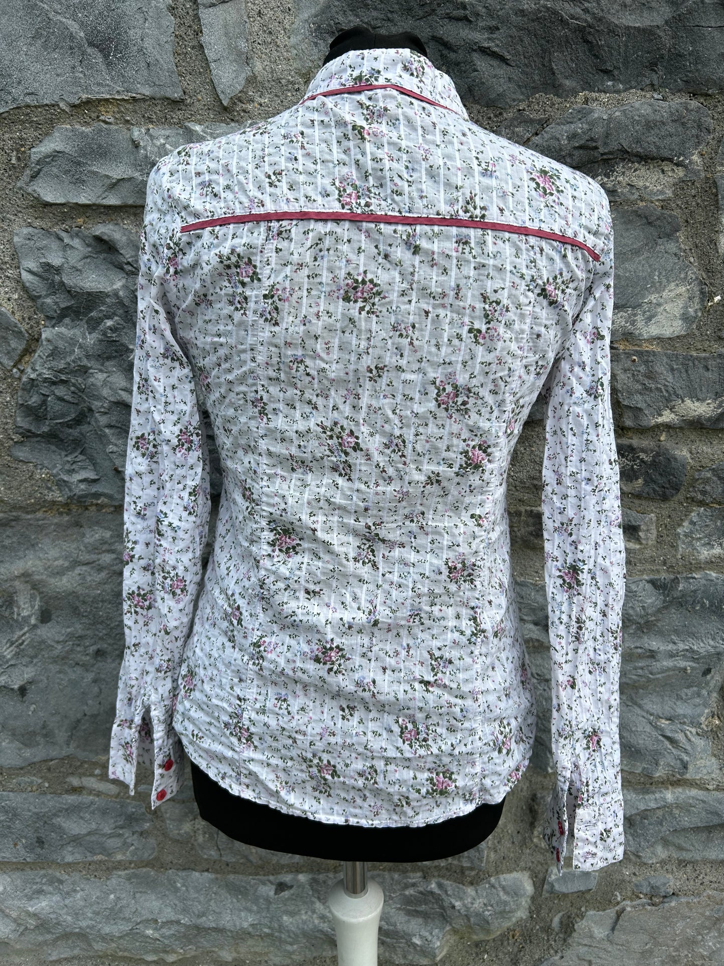 Tiny flowers white shirt uk 6-8