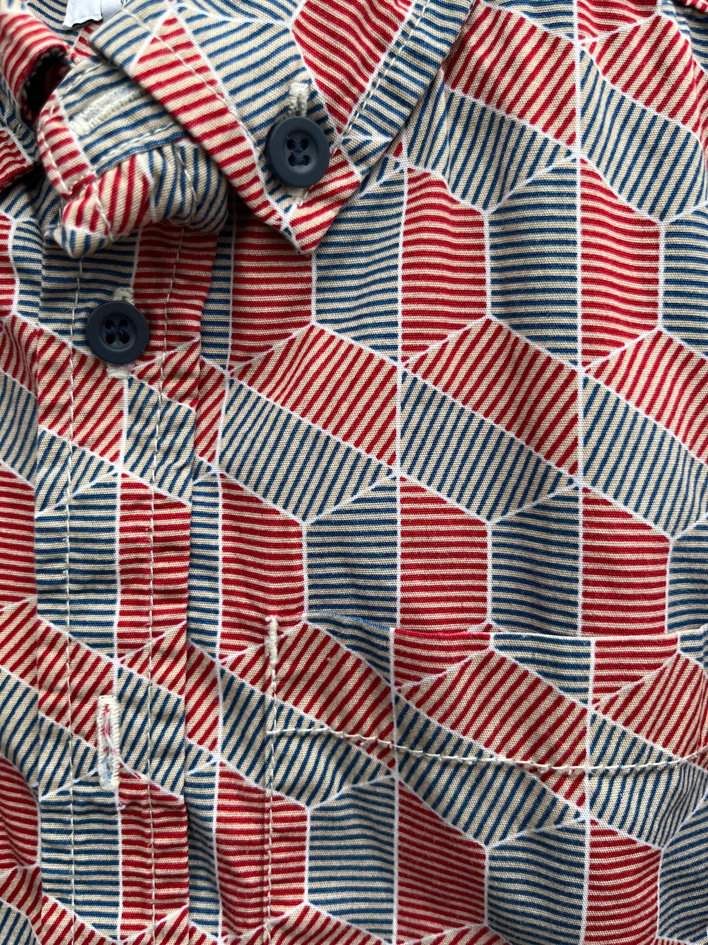 Red&navy geometric shirt  4y (104cm)