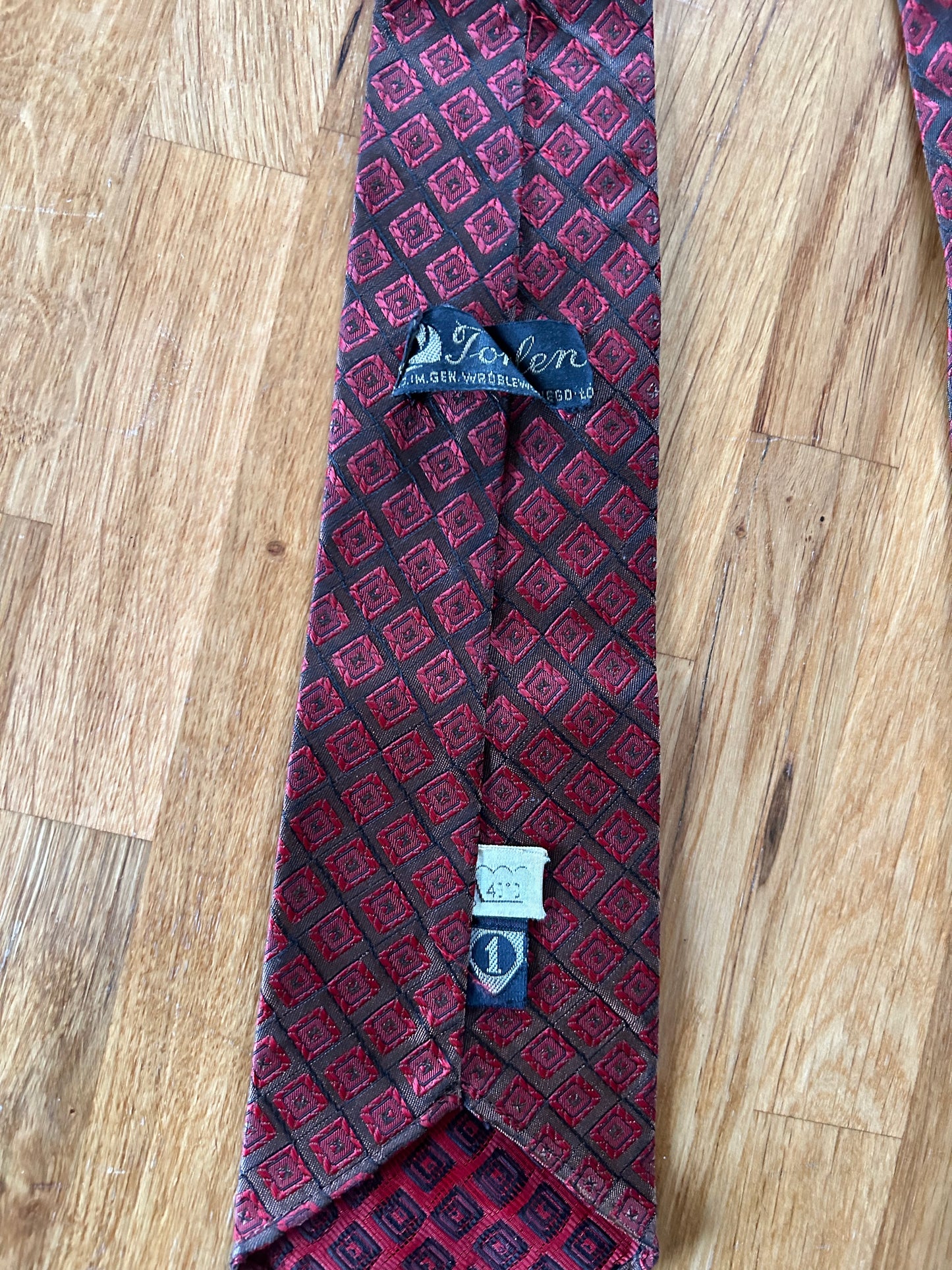 Brown&maroon tie