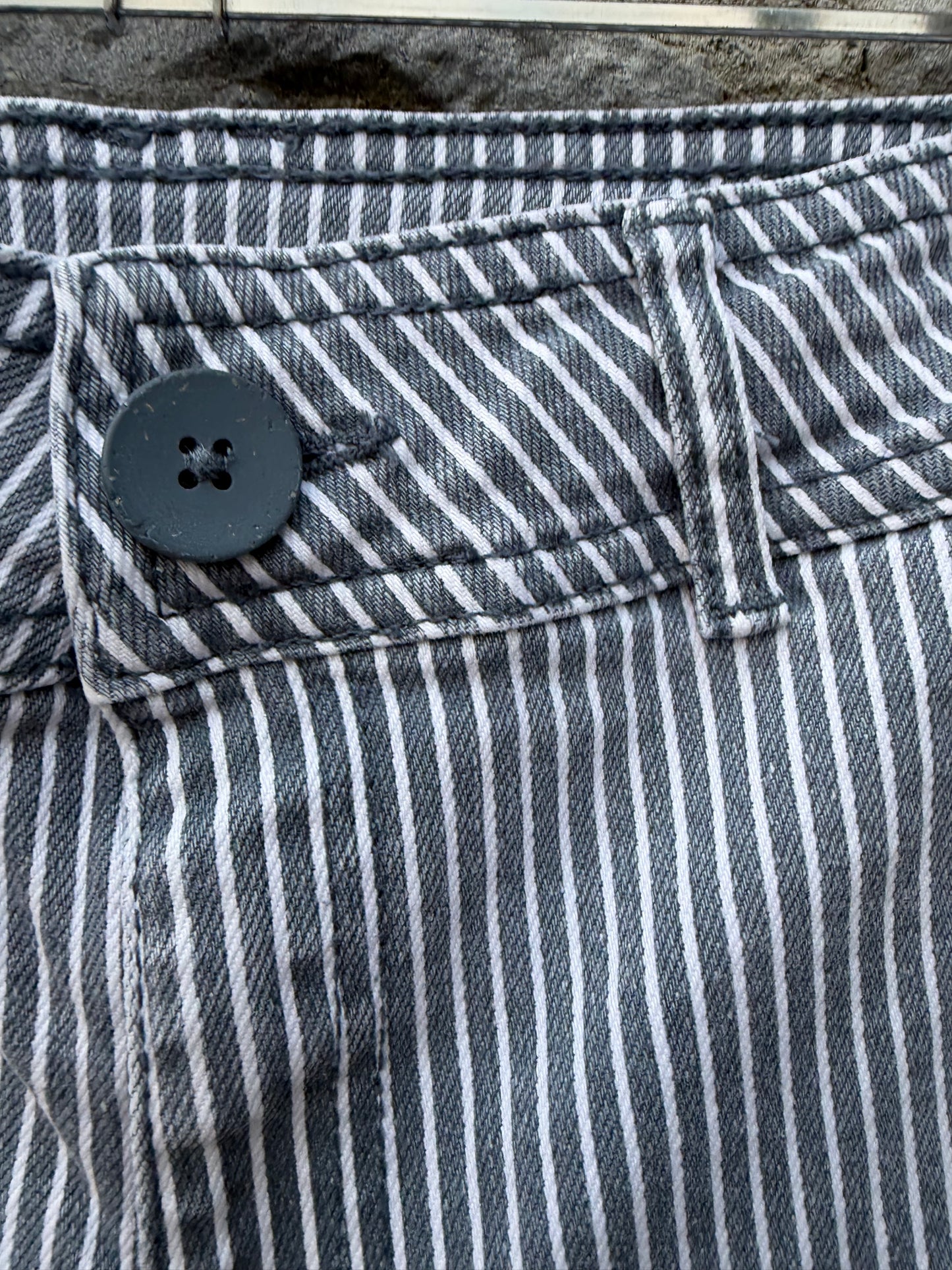 Wide leg stripy jeans  10y (140cm)