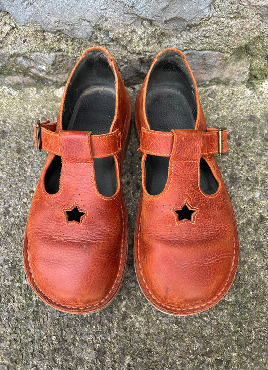 Brown T-bar shoes   uk 6.5 (eu 40)