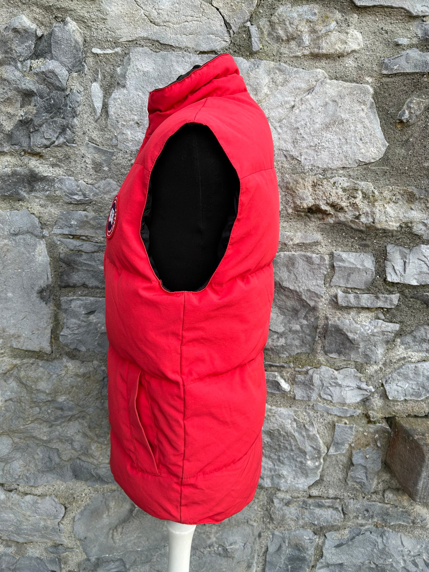 Red puffy gilet XS