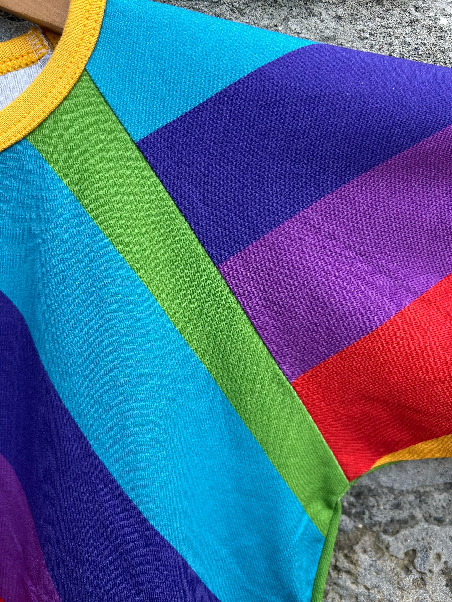 Rainbow stripes T-shirt  11y (146cm)