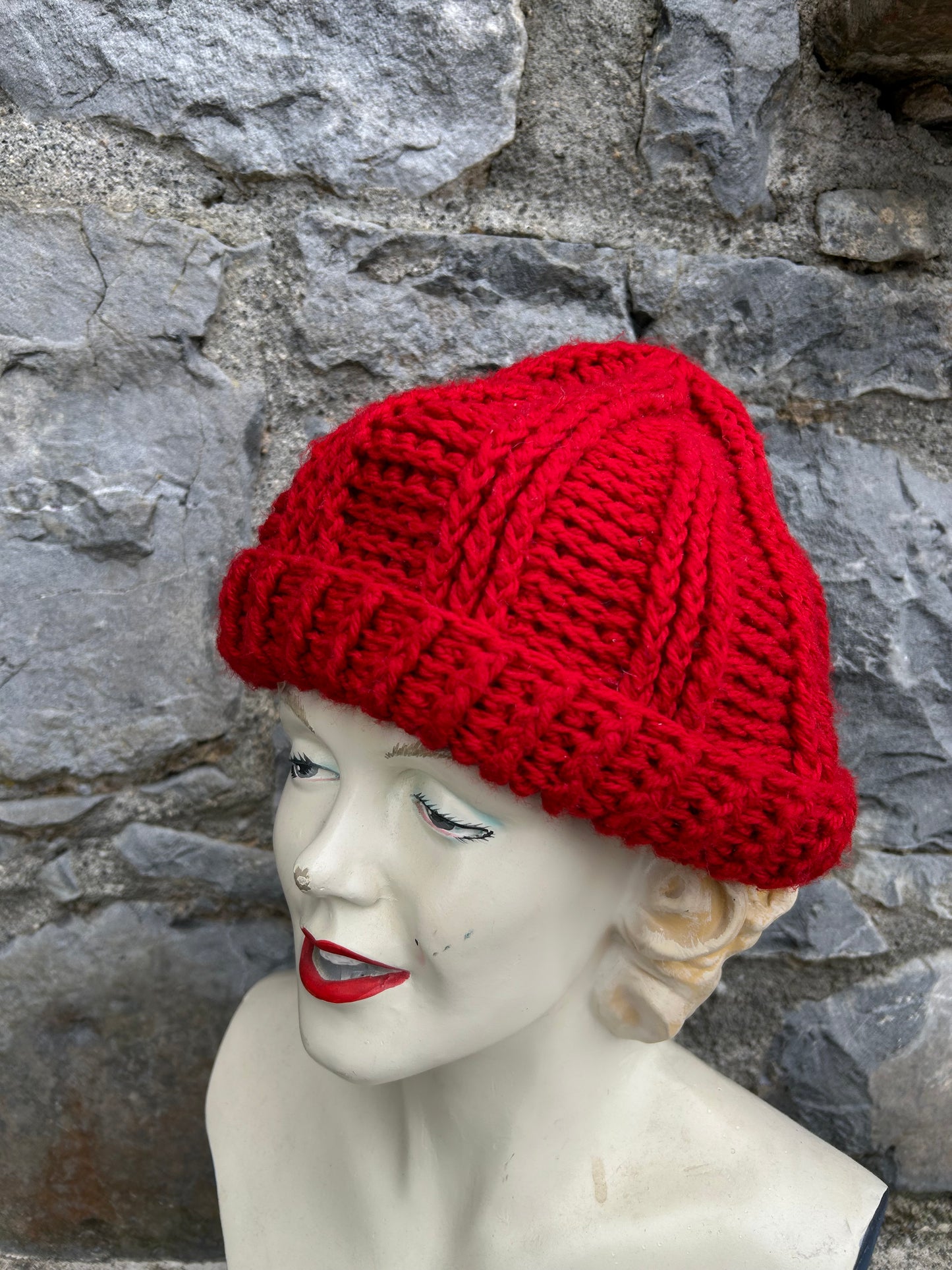 Red hat  54-60cm