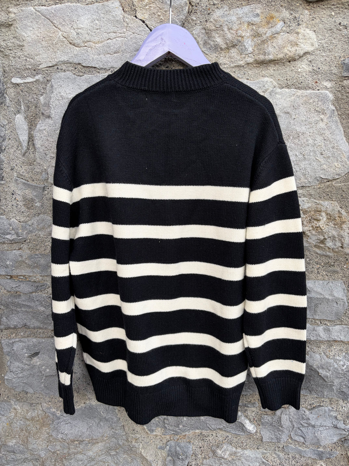Black&white stripy jumper  9-10y (134-140cm)
