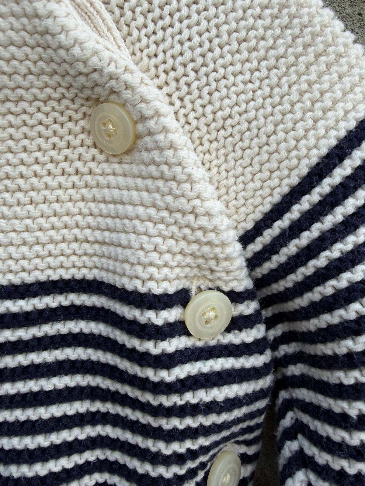 Cream&navy jumper  6-9m (68-74cm)