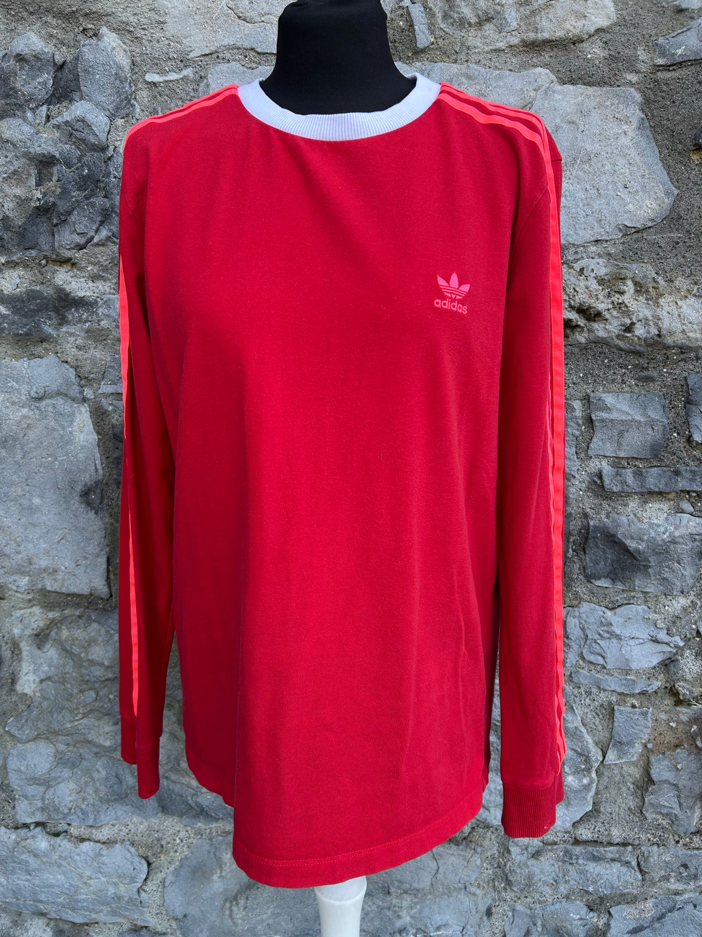 Red logo top uk 16