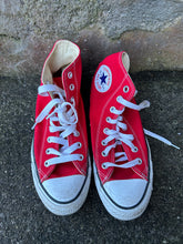 Load image into Gallery viewer, Red ankle high converse  uk 6.5 (eu 40)
