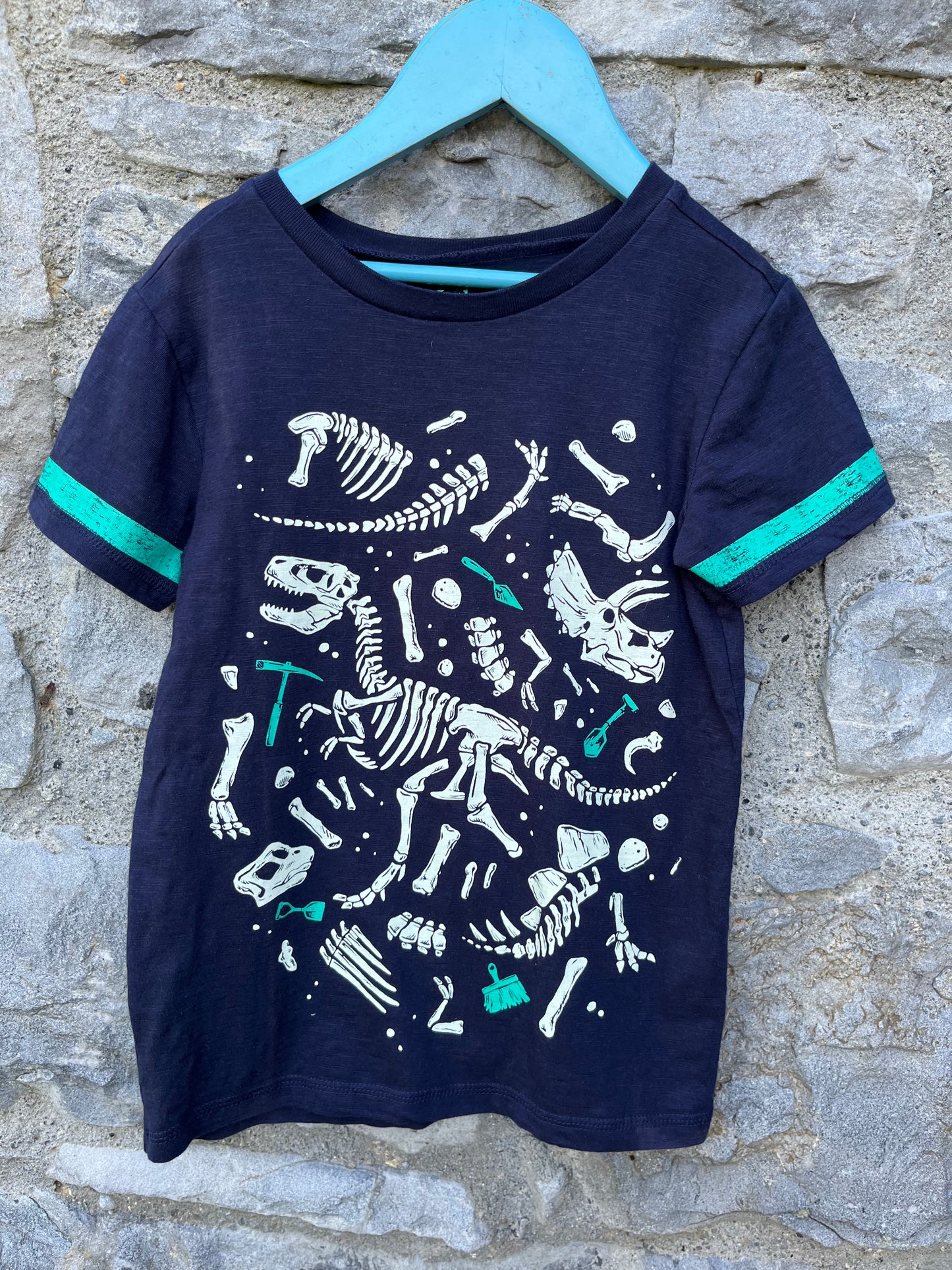 Dinosaur skeletons T-shirt  4-5y (104-110cm)