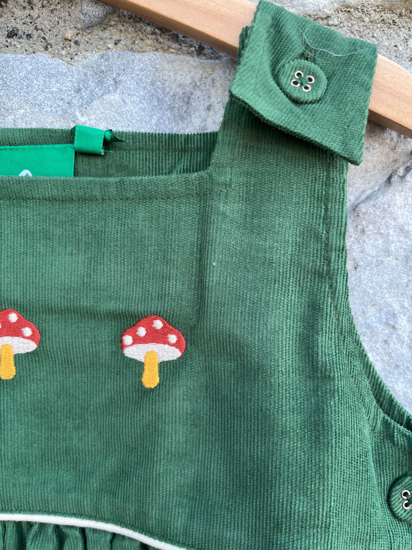 Mushroom green cord pinafore   5-6y (110-116cm)