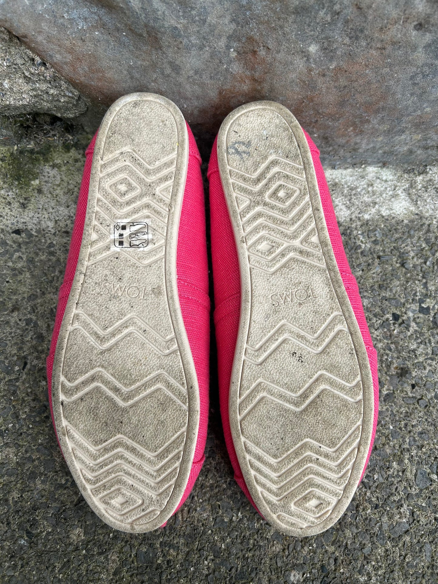 Pink toms shoes   uk 8 (eu 42)