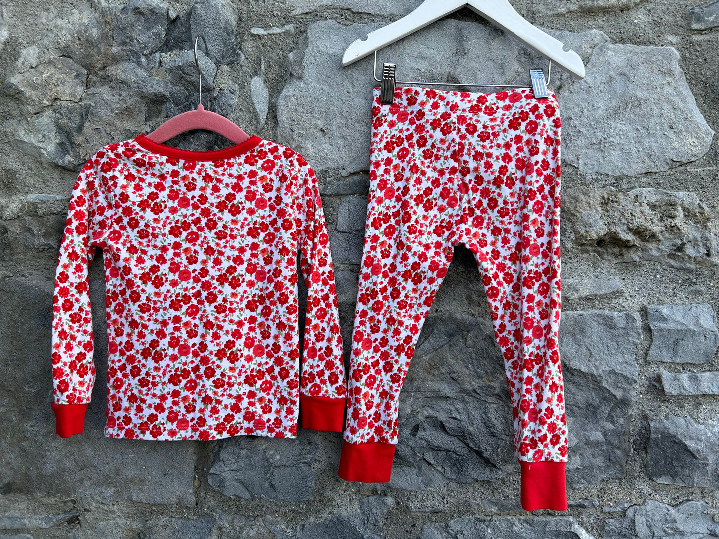 Red flowers pjs  3y (98cm)