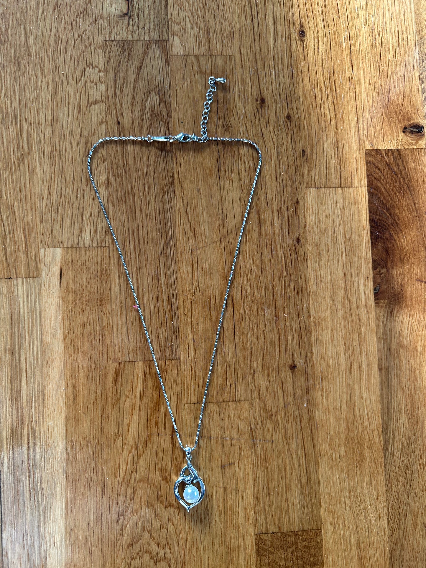 Single pearl necklace