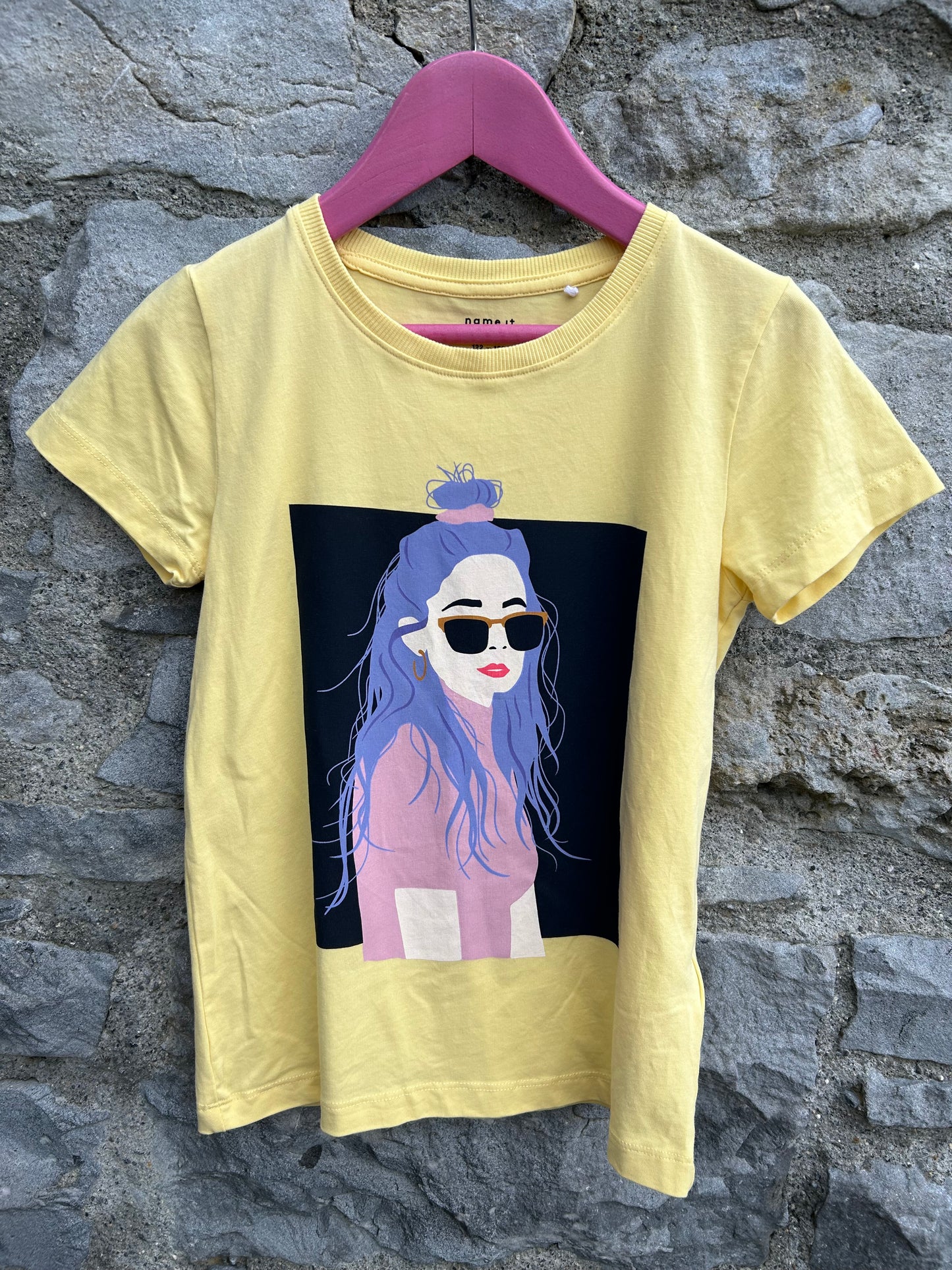 Girl yellow T-shirt label  7-8y (122-128cm)