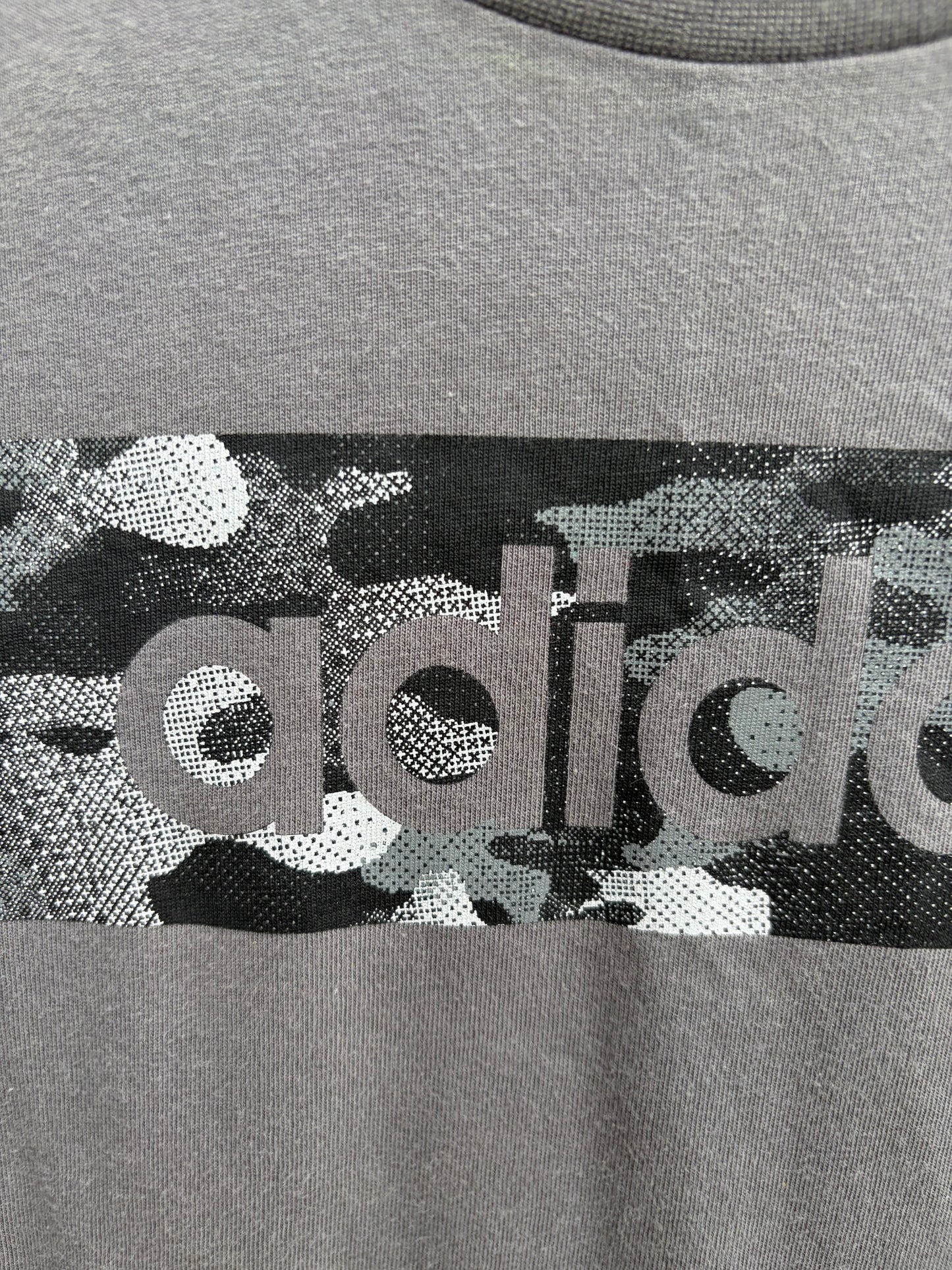 Grey logo T-shirt 7-8y (122-128cm)