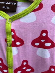 Pink mushroom onesie   0-1m (50-56cm)